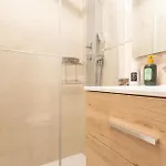 Cozy In With Swimming Pool Apartamento