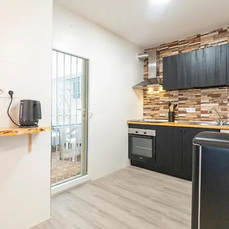 2 Bedroom Awesome In تورّيفيِخا