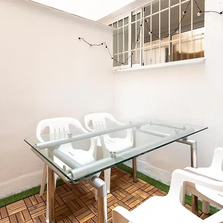 2 Bedroom Awesome In شقة تورّيفيِخا