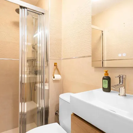 Cozy In With Swimming Pool Апартаменты *
