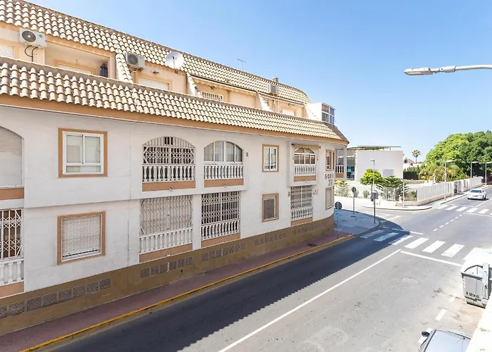 2 Bedroom Awesome In Apartment *