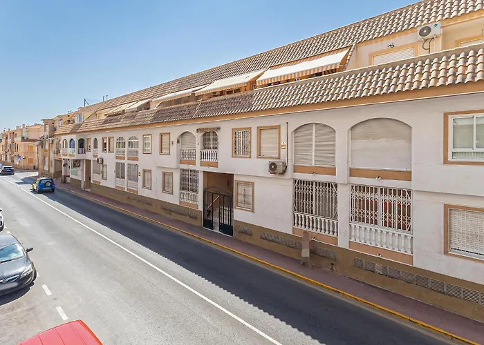 Apartment 2 Bedroom Awesome In Torrevieja